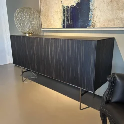 Kettnaker Kommoden & Sideboards|Sideboard Soma Front Relief Maron Braun Korpus Lack Rubinrot Rot Abdeckplatte Fenix Schwarz Gestell Schwarz Chrom