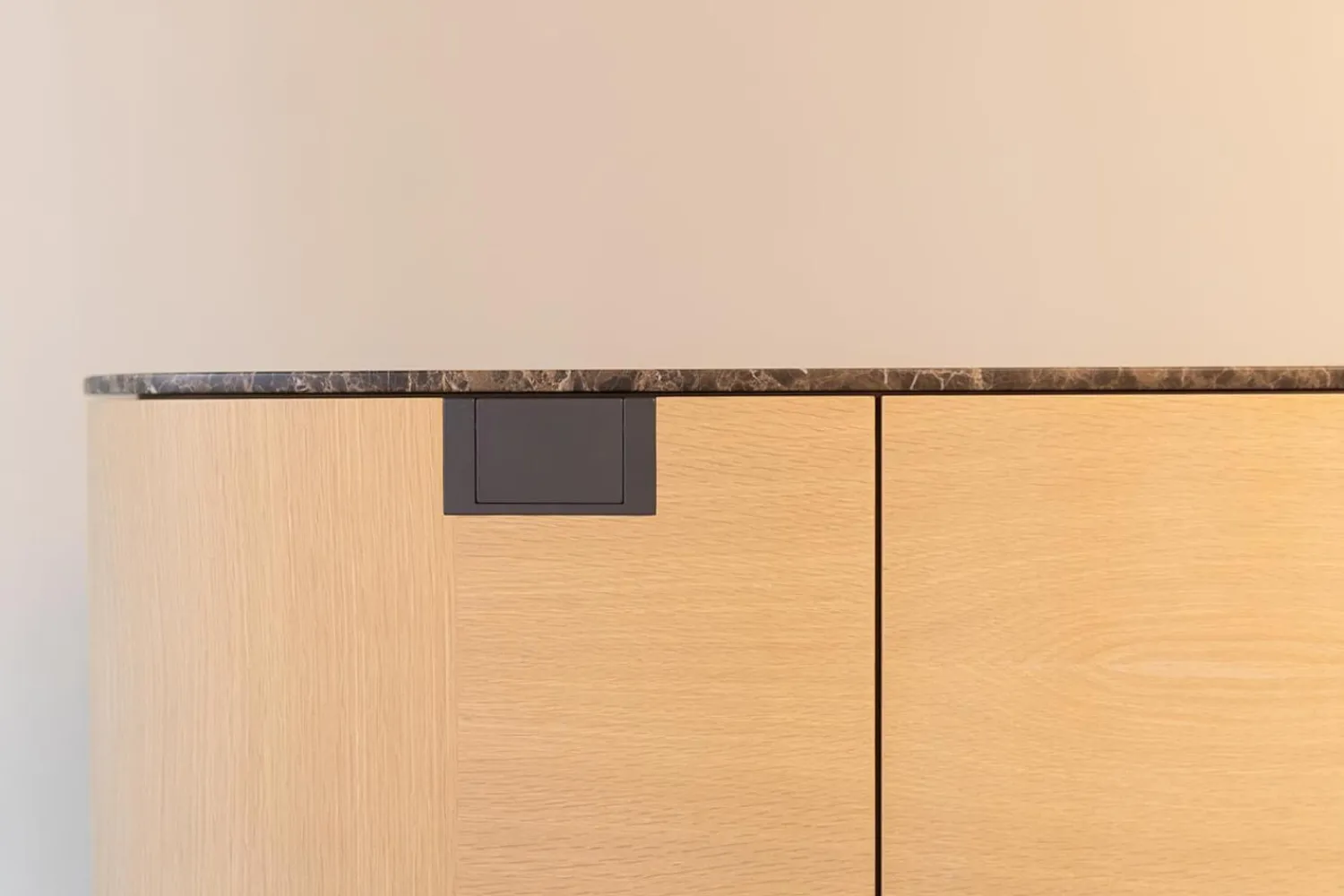 B&B Italia Kommoden & Sideboards|Sideboard Tesaurus Front Eiche Hell Innen Ahorn Frise Abdeckplatte Marmor Emperador Grau