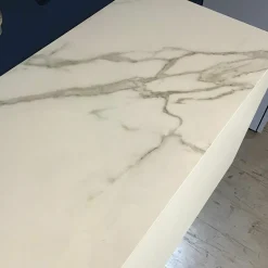 Hülsta Kommoden & Sideboards|Sideboard Tetrim 981003 Lack Weiß Abdeckplatte Keramik Calacatta Weiß Mit Wandboard Und Beleuchtung