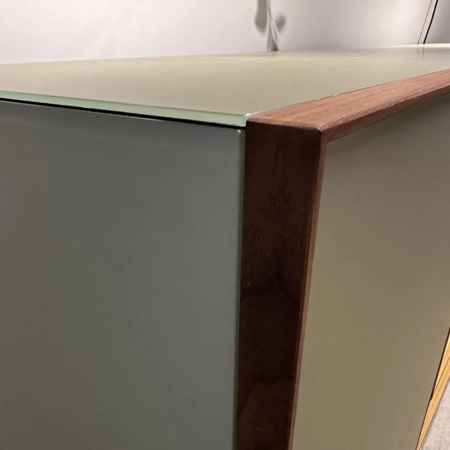 Scholtissek Kommoden & Sideboards|Sideboard Tratum Knorrige Eiche Massiv Floatglas Matt 137 Platin Grau Inklusive Bareinteilung Und Barfach Verspiegelt