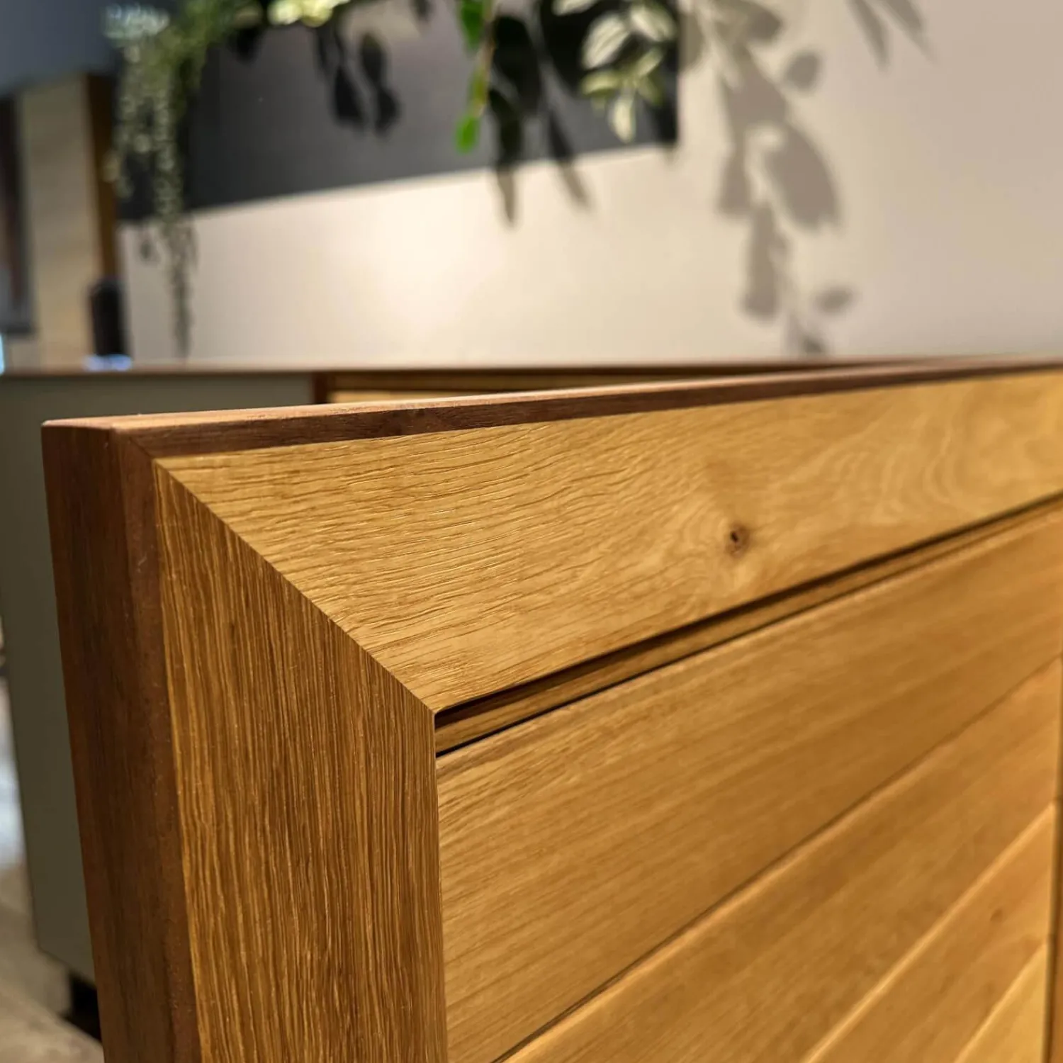 Scholtissek Kommoden & Sideboards|Sideboard Tratum Knorrige Eiche Massiv Floatglas Matt 137 Platin Grau Inklusive Bareinteilung Und Barfach Verspiegelt