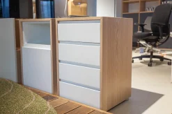 Cramer Holzmanufaktur Kommoden & Sideboards|Sideboard Velare Eiche Weißöl Front Verkehrsweiß 9016 Füße Chrom Mit Schubkästen