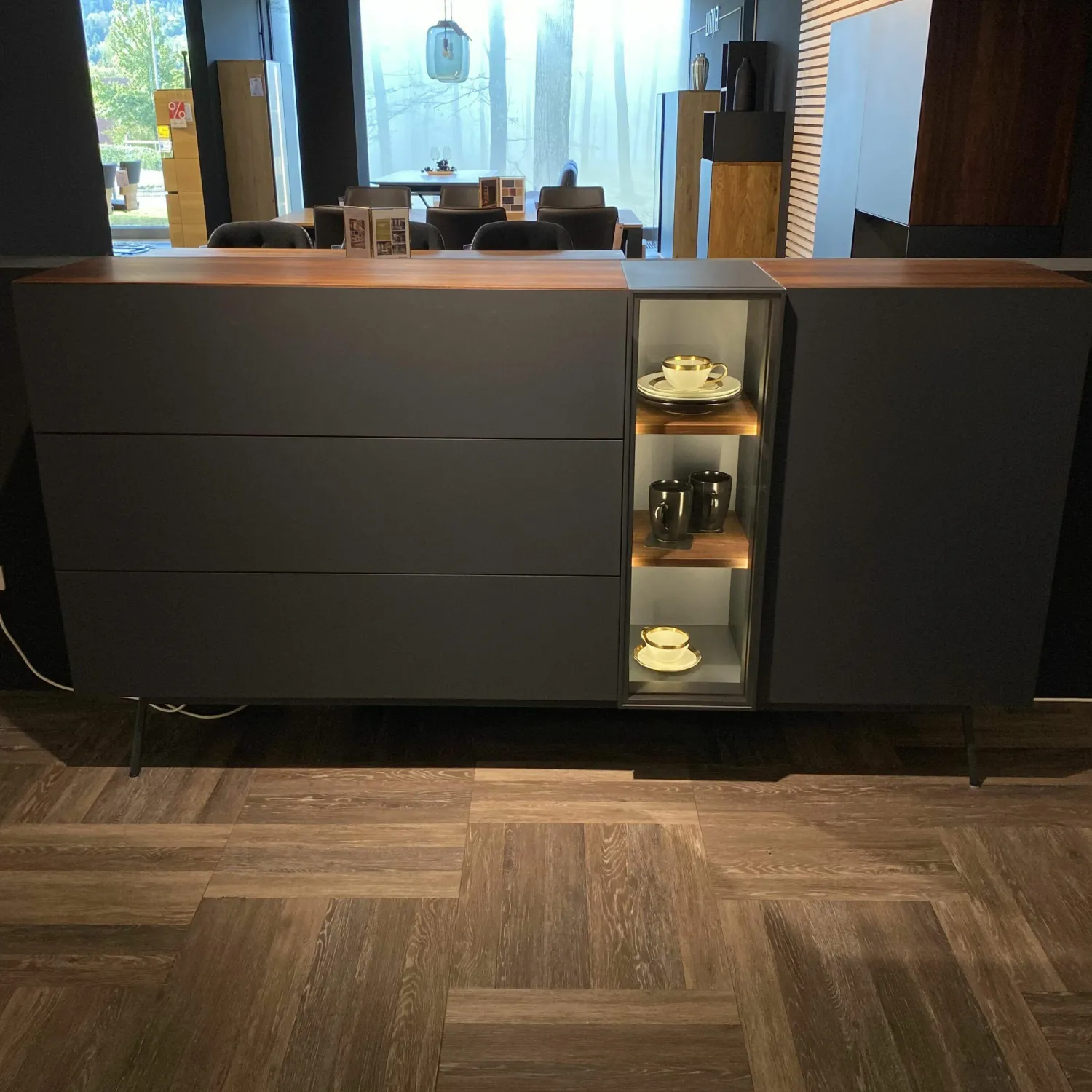 Wimmer Kommoden & Sideboards|Sideboard Weira Korpus Nussbaum Rustikal Front Schwarzgrau Metall Mit Beleuchtung