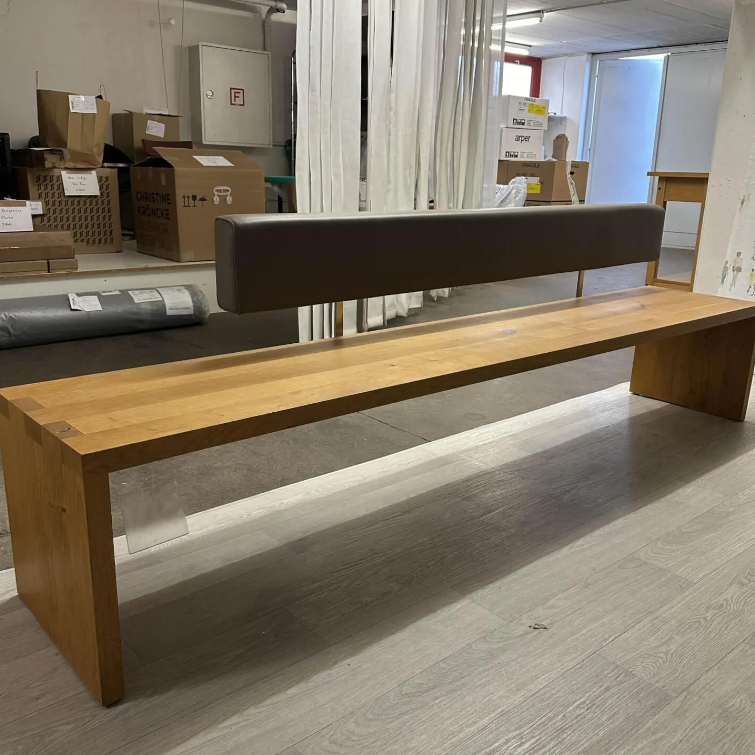 Janua Bänke|Sitzbank SC02 Europäische Eiche Natur Geölt Rückenteil Bezug Leder Elefant Anthrazit