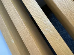 Zoom by Mobimex Bänke|Sitzbank Tix mit Massivholzleisten Eiche Natur Geölt Gestell Aluminium Gebürstet