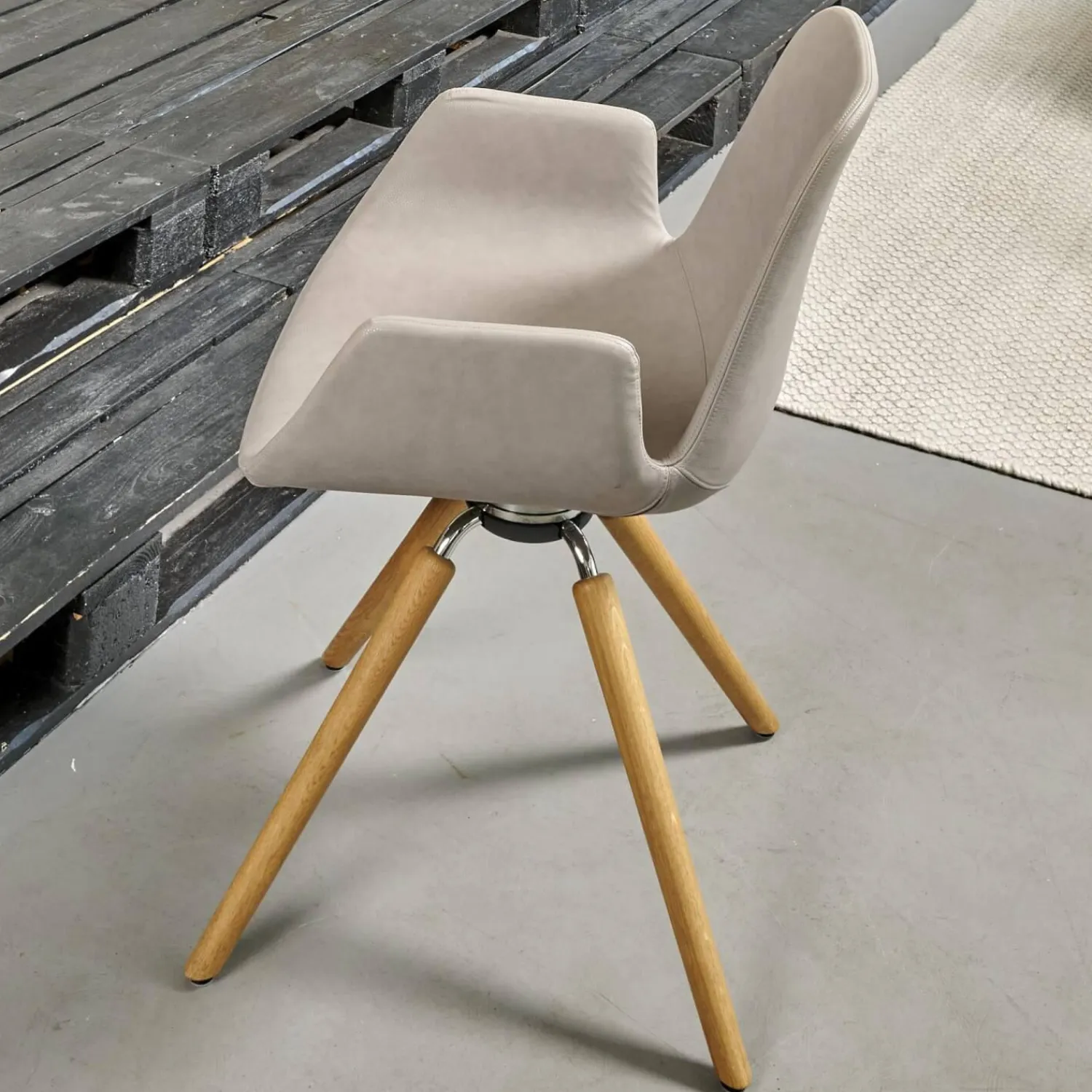 Tonon Stuhlsets|Sitzgruppe Armlehnstuhl Step Bezug Eco Kunstleder Schlamm Gestell Eiche