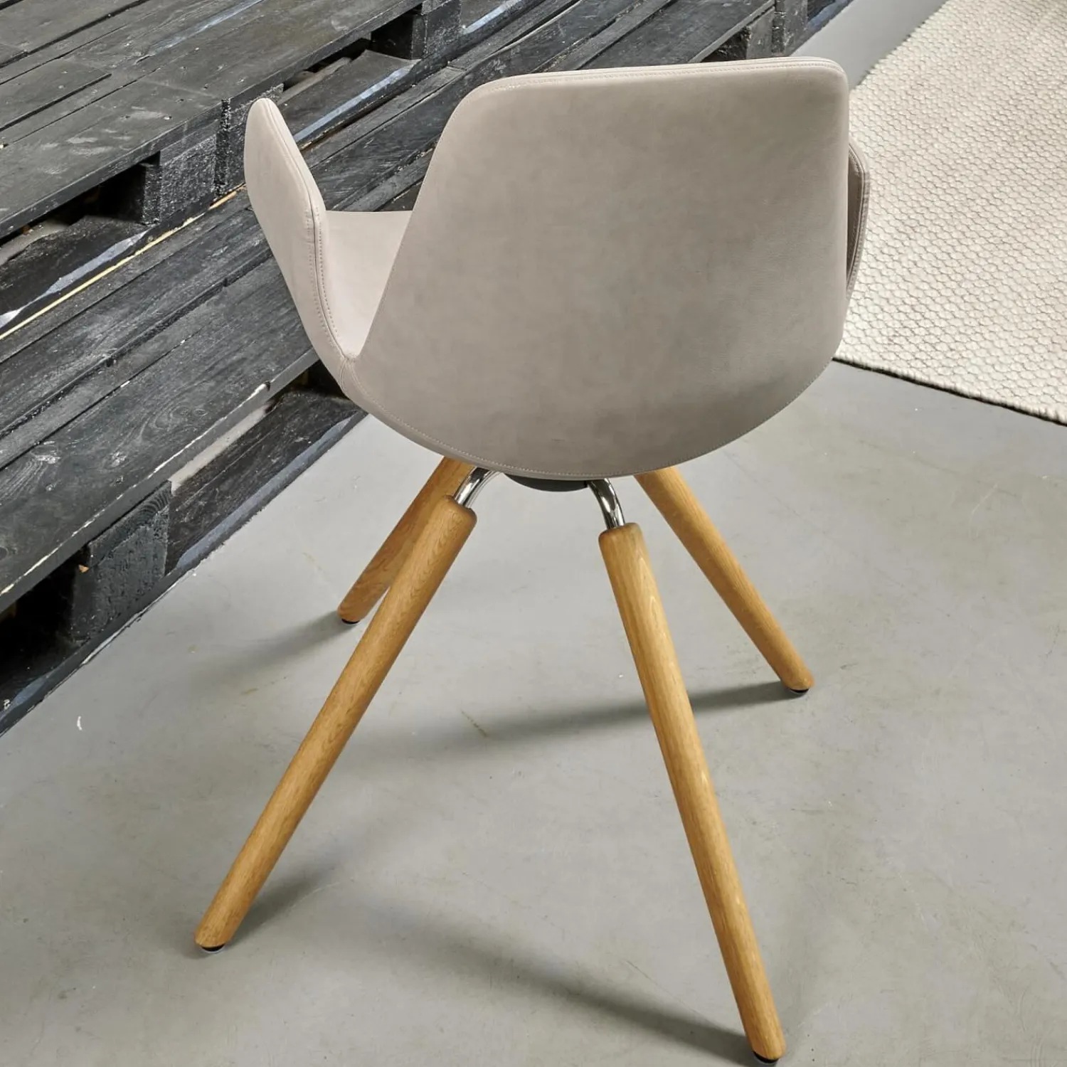 Tonon Stuhlsets|Sitzgruppe Armlehnstuhl Step Bezug Eco Kunstleder Schlamm Gestell Eiche