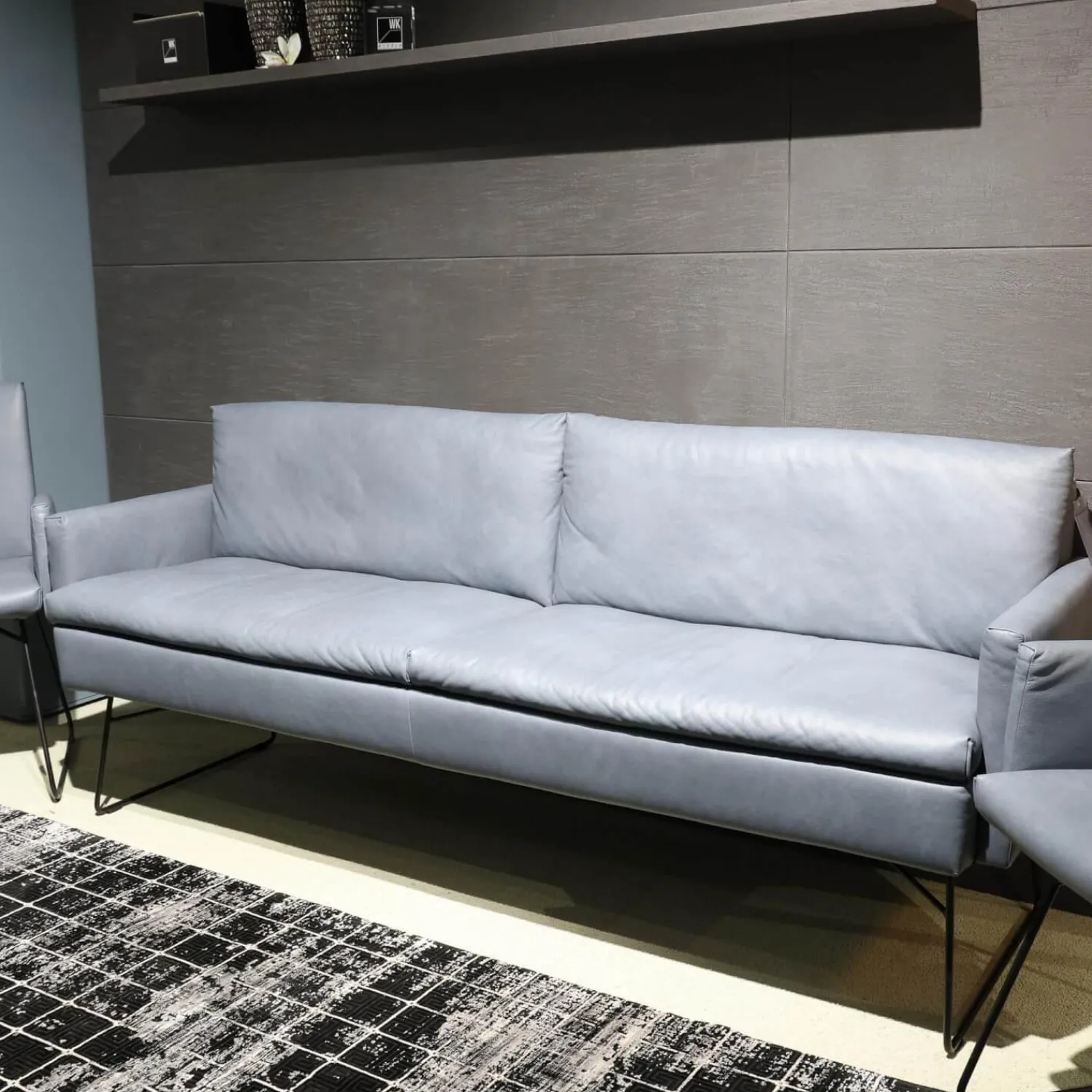 WK Wohnen Stuhlsets|Sitzgruppe Bezug Echtleder Z6927 Blue Blau Und Stoff O7226 Dove Blue Grau Gestell Schwarz