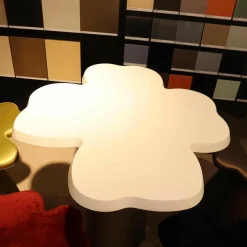 Holtkamp Hocker & Sitzsäcke|Sitzgruppe Optimist Kleeblatt Tischplatte MDF Weiß Hocker Stoff Rot Schwarz Gelb Bronze