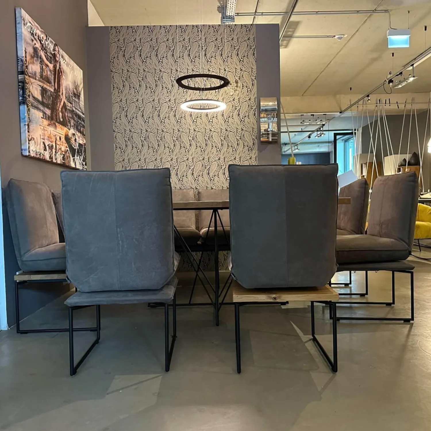 Bullfrog Stuhlsets|Sitzgruppe Tablo Leder Navajo Elefant 2020 63 Plateau Alteiche Und Plateau Bezogen Leder Untergestell Pulverbeschichtet Schwarz Matt Ohne Tisch