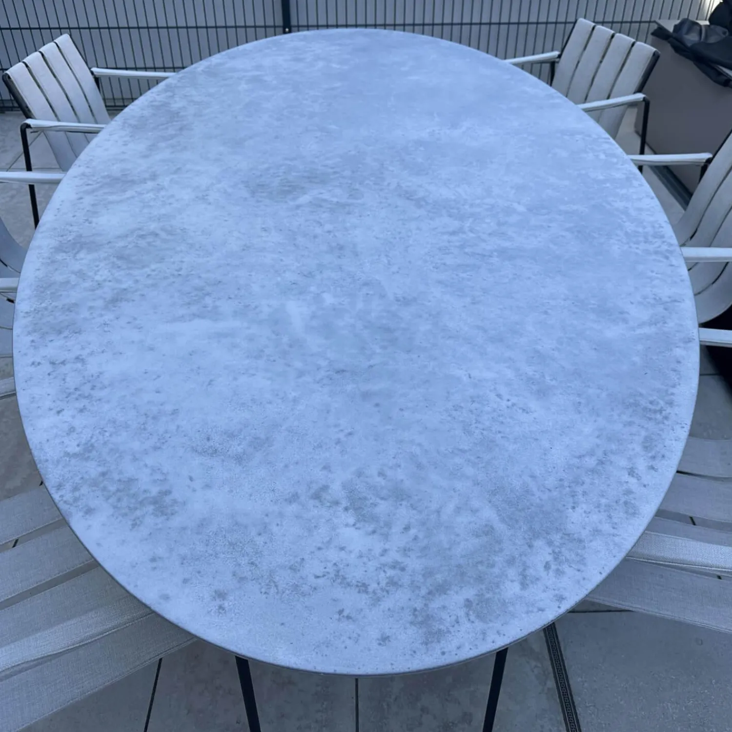 Royal Botania Essgruppen|Sitzgruppe Tisch Conix Ellipse Platte Beton Cement Grau Stuhl Strappy 55 Polster Natural Linen Beige Gestell Anthrazit