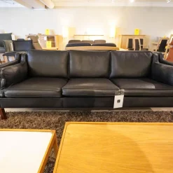 Grandt 3-Sitzer-Sofas|Sofa 74 Mass Bezug Leder Schwarz Gestell Mahagoni Gebeizt