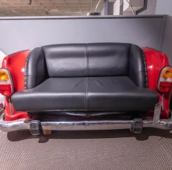 Eigene Herstellung 2-Sitzer-Sofas|Sofa 21689 Vintage Autoform Ambassador mit Scheinwerfern Leder/Metall schwarz-rot