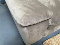 Polsteria 2-Sitzer-Sofas|Sofa Abano Stoff Riviera Sand Beige Eckfüße Metall Nickel Satiniert Mit Elektrischer Day Bed Funktion