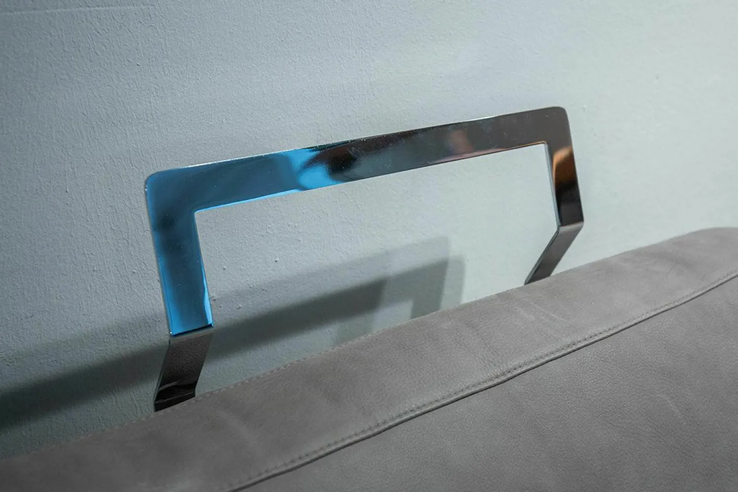 Brühl 2-Sitzer-Sofas|Sofa Alba Leder Taron 20 Grau Braun Gestell Schwarz Pulverbeschichtet Inklusive Kissen