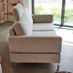 Brühl 2-Sitzer-Sofas|Sofa Alba M Stoff 3637 Beige Grau Fuß Chrom Glänzend Mit Integrierten Kopfstützen