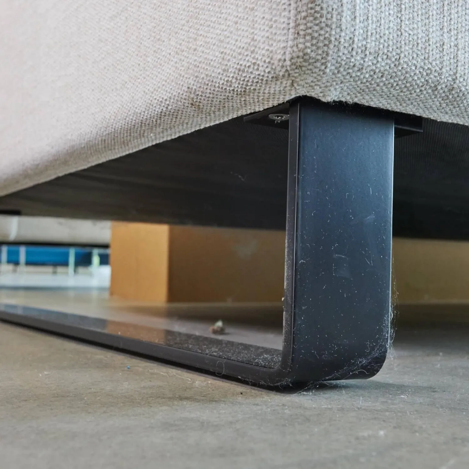 Brühl 2-Sitzer-Sofas|Sofa Alba M Stoff 4430 Beige Grau Fuß Schwarz Mit Integrierten Kopfstützen