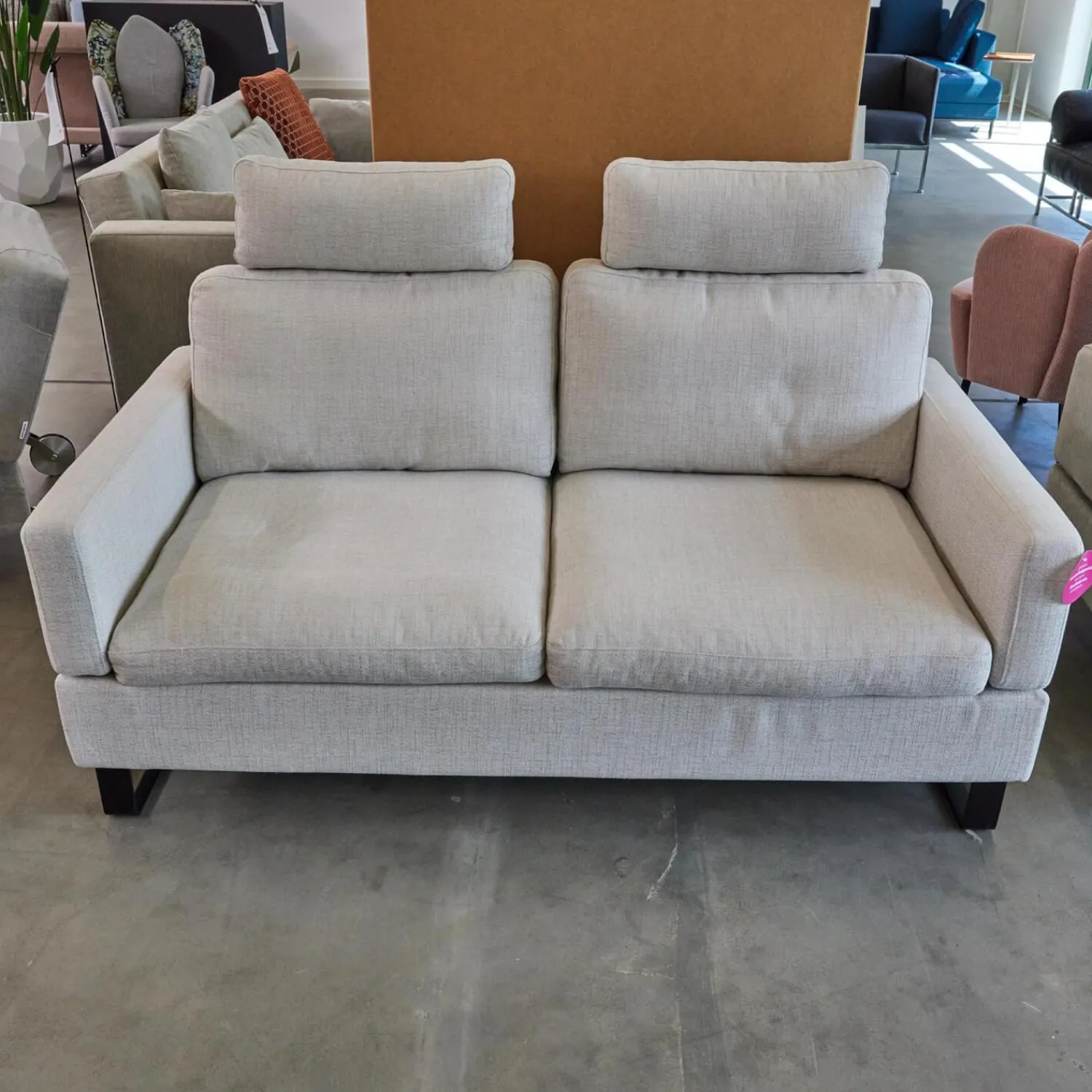 Brühl 2-Sitzer-Sofas|Sofa Alba M Stoff 4430 Beige Grau Fuß Schwarz Mit Integrierten Kopfstützen