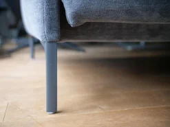 COR 2-Sitzer-Sofas|Sofa Avalanche Stoff 8145 Dunkelgrau Fuß M21 Lack Anthrazit Mit Hocker Und Lendenrollen