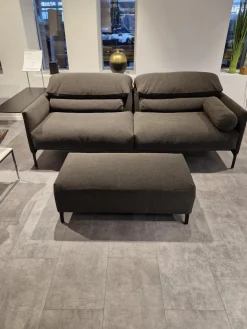 COR 2-Sitzer-Sofas|Sofa Avalanche Stoff 8078 Tabak Anthrazit Füße Schwarz Feinstruktur Inklusive Hocker