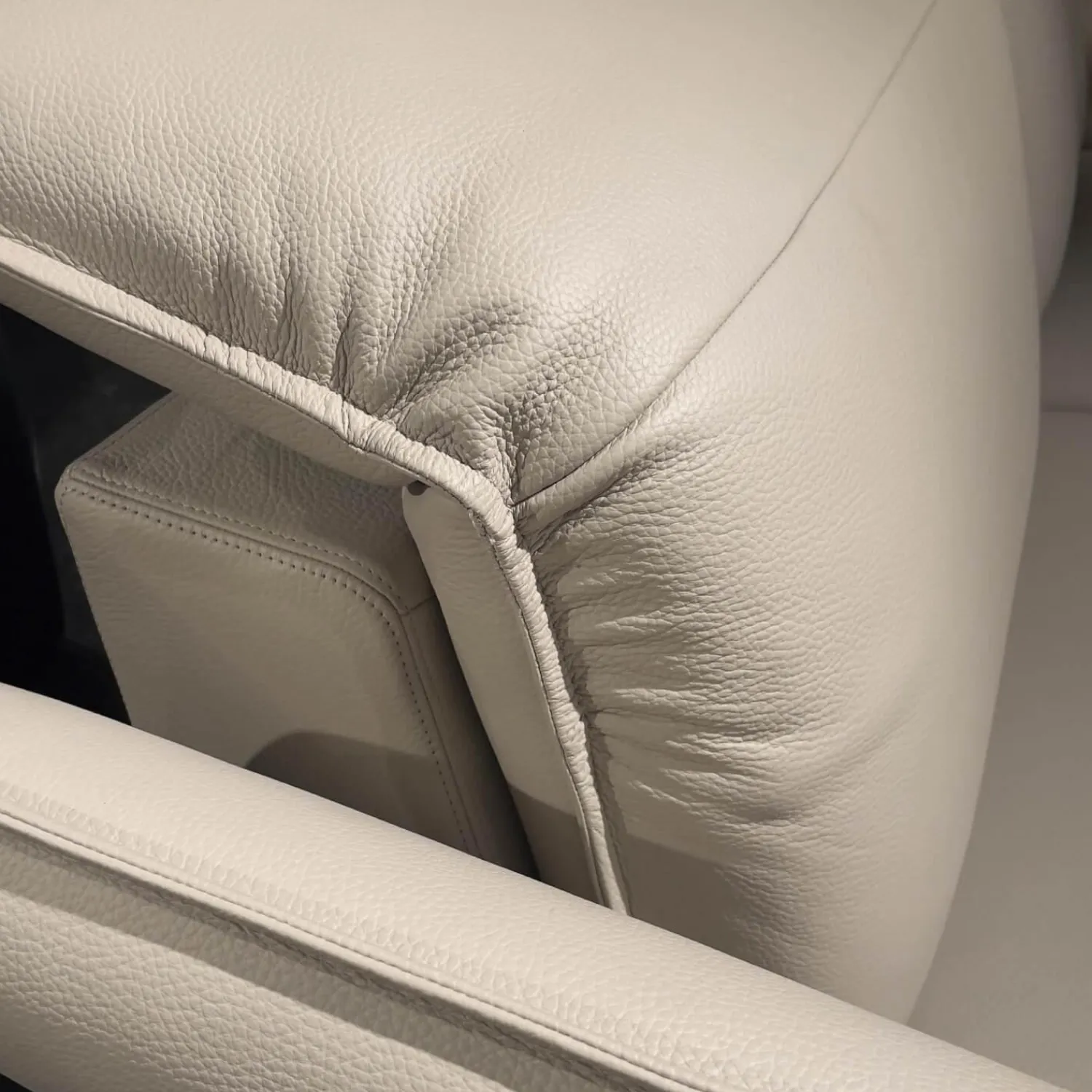 Erpo 2-Sitzer-Sofas|Sofa Avantgarde 965 Bezug Leder 43 210 Pearl Beige Kufe Hochglanz Mit Motorischer Sitz Und Rückenverstellung