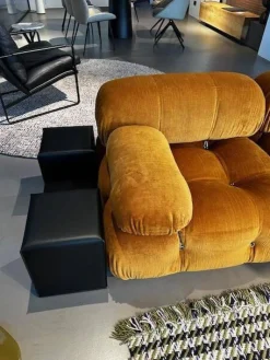 B&B Italia 2-Sitzer-Sofas|Sofa Camaleonda Stoff Enia Curry Orange Füße Massivholz Inklusive Hocker Stoff Enia Olivgrün Grün Und Beistelltisch Turm