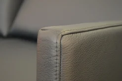 Rolf Benz 2-Sitzer-Sofas|Sofa Cara SB168 Leder 38.109 Graublau Kufe Glanzchrom mit Beinauflage