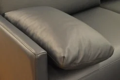 Rolf Benz 2-Sitzer-Sofas|Sofa Cara SB168 Leder 38.109 Graublau Kufe Glanzchrom mit Beinauflage