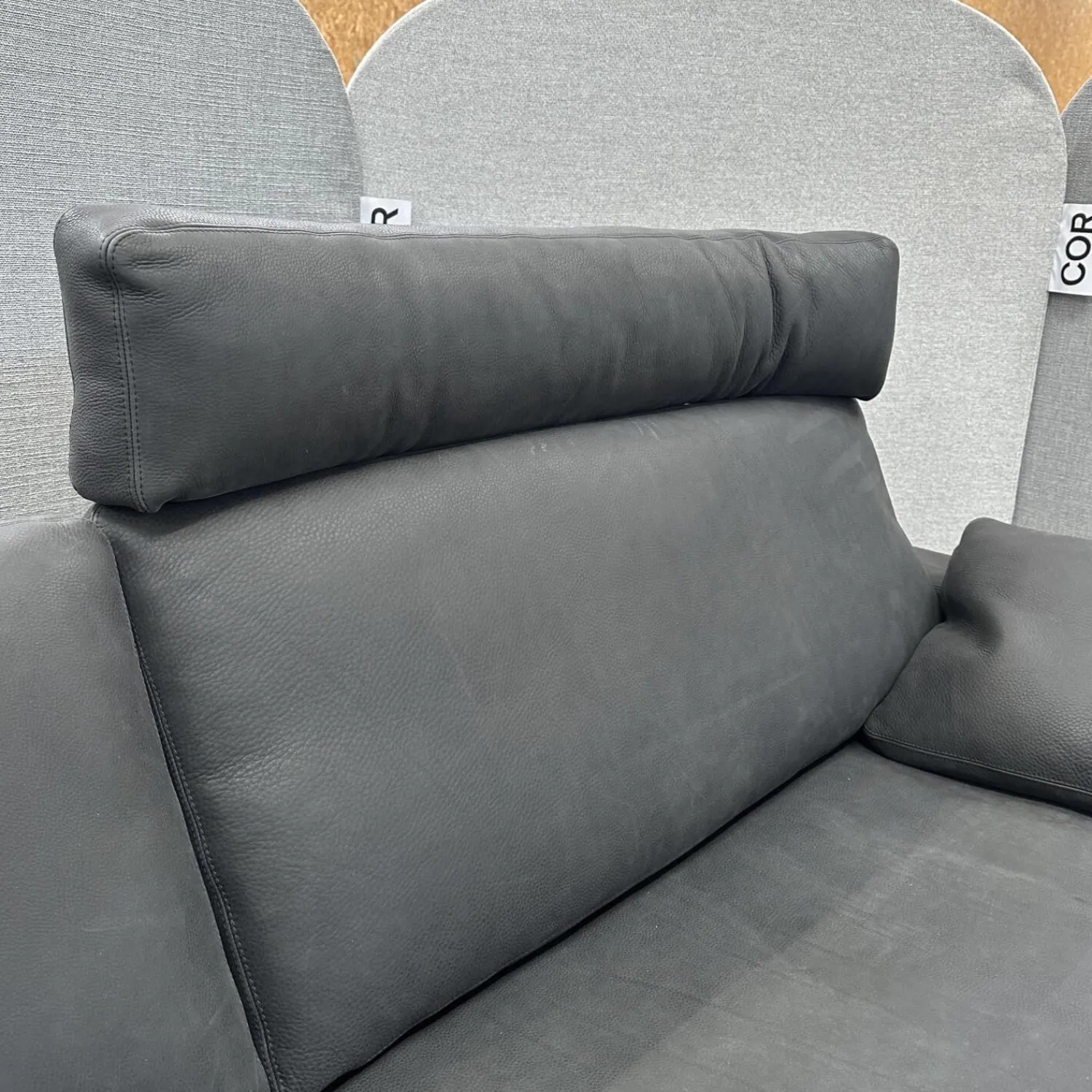 COR 2-Sitzer-Sofas|Sofa Conseta Leder 423 Schwarz Gestell Metallkufen Schwarz Pulverbeschichtet Inklusive Kissen