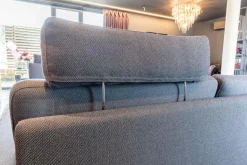 COR Polstergruppen|2-Sitzer-Sofas|Sofa Conseta Stoff 10068 Asphalt Grau Bodenfrei Metallkufen Schwarz Pulverbeschichtet Mit Armlehnen Und Kopfstütze