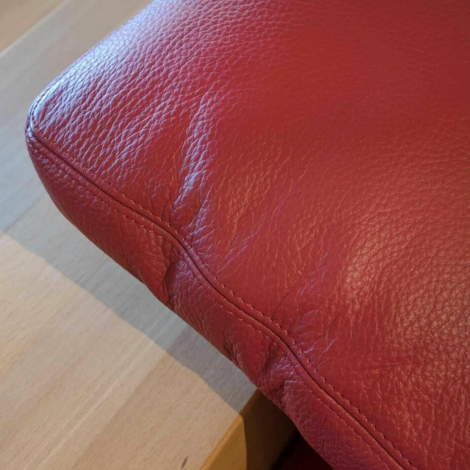 Strässle 2-Sitzer-Sofas|Sofa Cubus Leder Rustica Rot Armlehne Buche mit Kissen