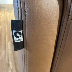 Contur 2-Sitzer-Sofas|Sofa Cuneo Bezug Leder Anilina Touch 19 Cognac Braun Schwebefüße Metall Schwarz Lackiert