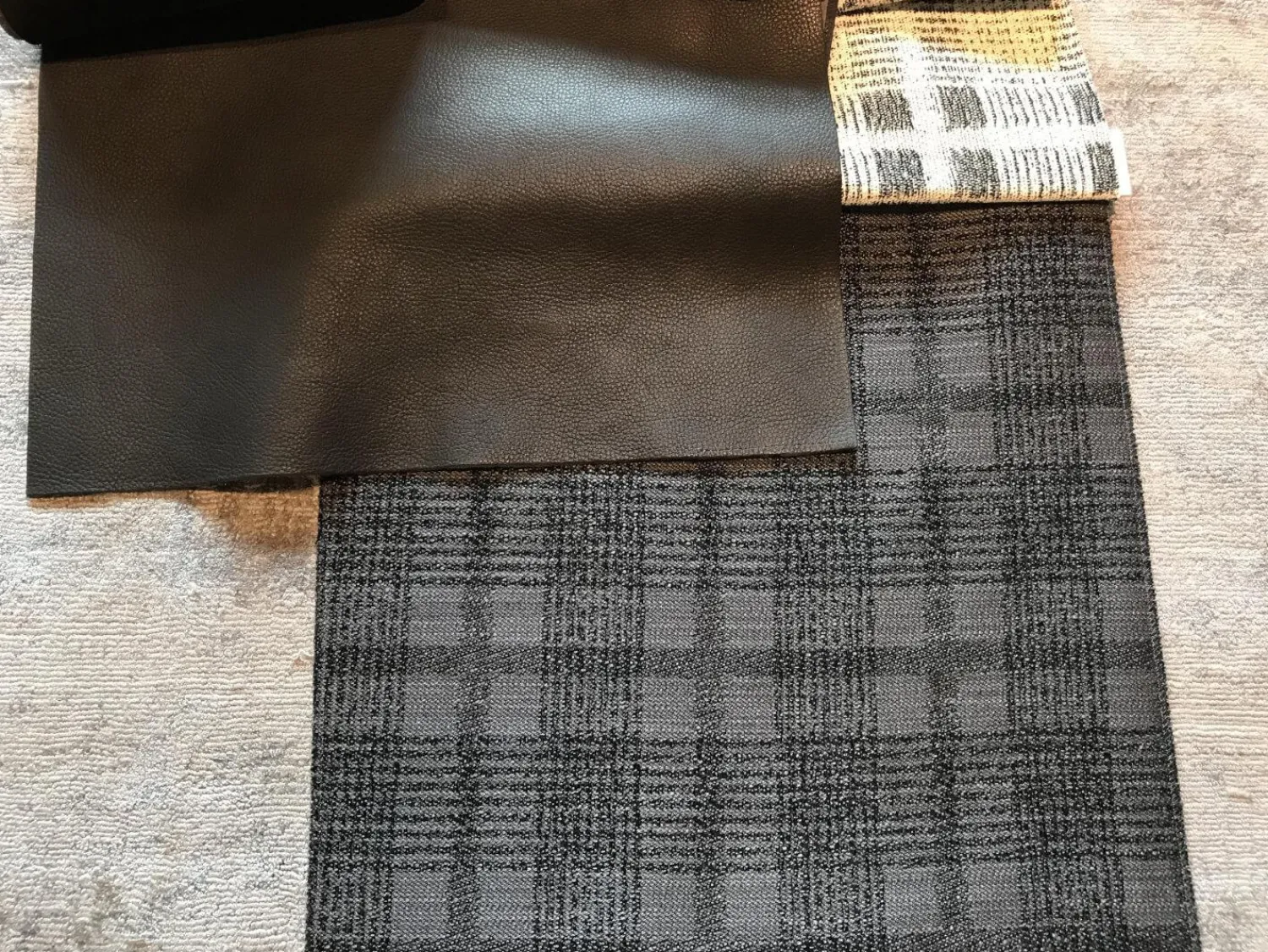 Brühl 2-Sitzer-Sofas|Sofa Easy Pieces Metal Stoff 4486 95 Mehrfarbig Grau Gestell Schwarz Inklusive Lederrolle Und Seitenkissen