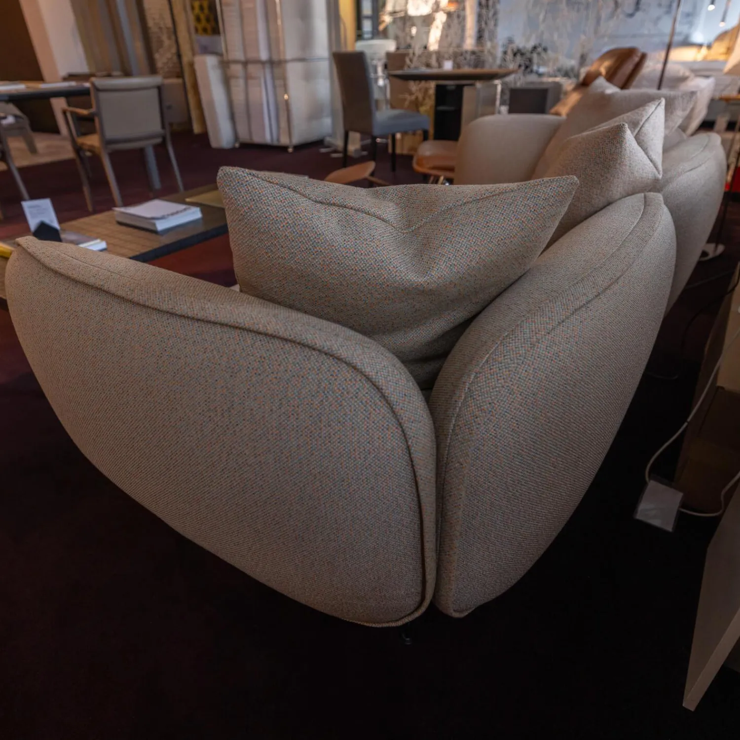 Prostoria 2-Sitzer-Sofas|Sofa Echo Bezug Stoff Mica Melba Grau Gestell Metall Schwarz