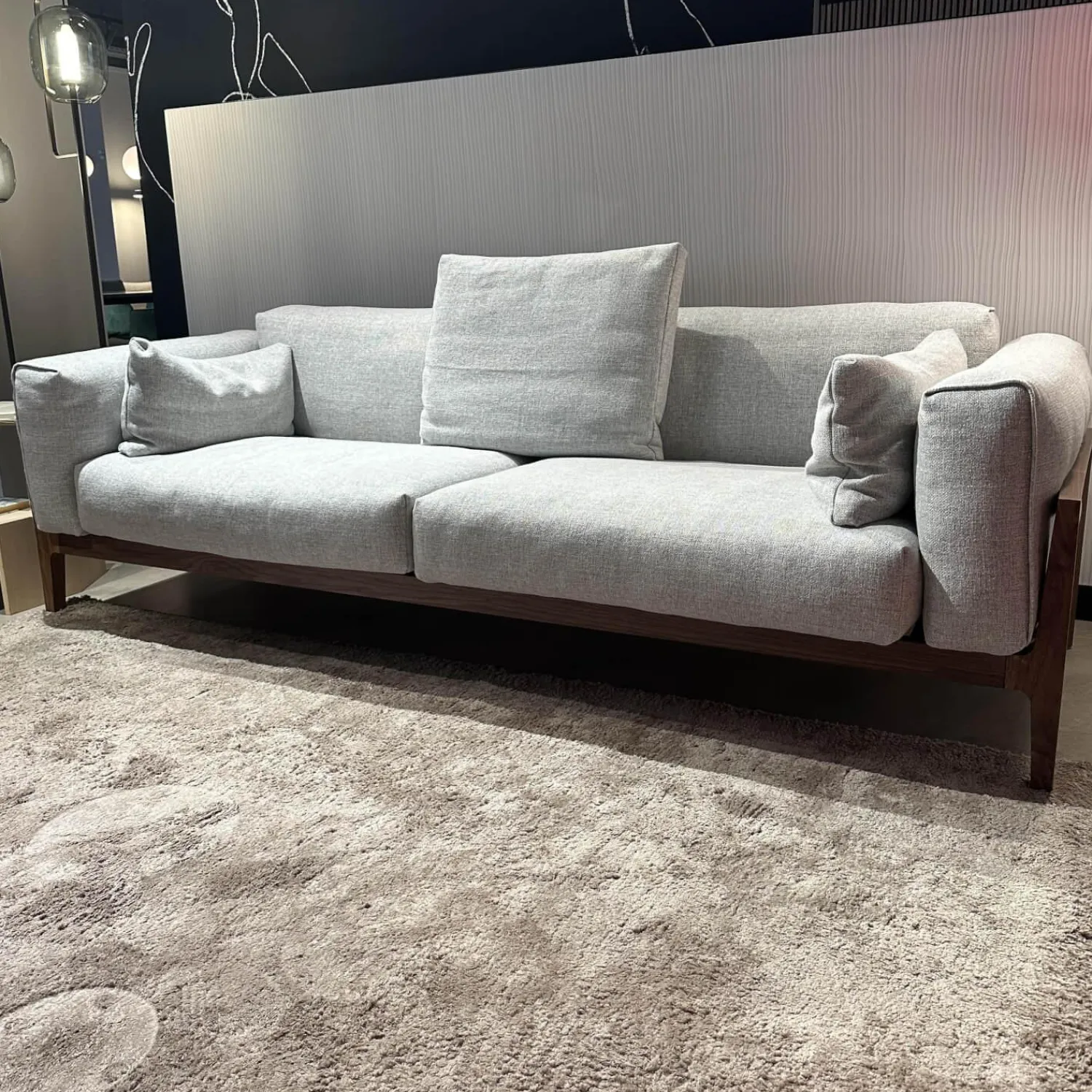 COR 3-Sitzer-Sofas|Sofa Elm Stoff 8300 Lichtgrau Grau Gestell Nussbaum Natur Geölt Braun Inklusive Kissen