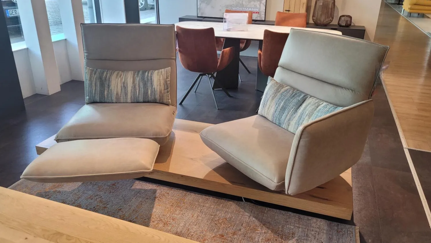 Koinor 2-Sitzer-Sofas|Sofa Experio Leder A India Jade Beige Plateau Echtholzfurnier Balkeneiche Mit Funktion Inklusive Nierenkissen