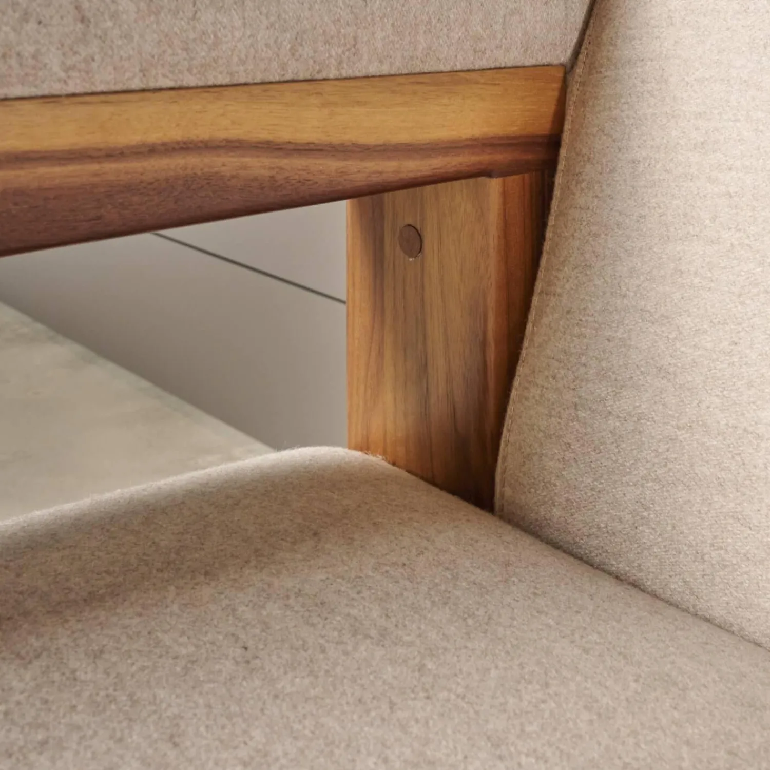 Tecta 2-Sitzer-Sofas|Sofa F51 2 Stoff Doma Beige Grau Gestell Nussbaum Massiv