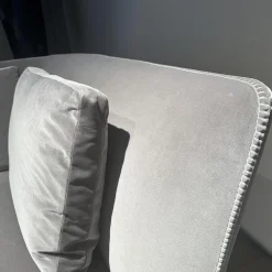 Maxalto 2-Sitzer-Sofas|Sofa Febo 2833TS Stoff 2053251 Sirio Grau Füße Mit Stoff Bezogen Inklusive Rückenkissen