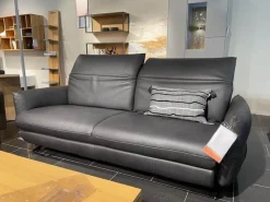 Mondo 2-Sitzer-Sofas|Sofa Felini Leder Reno Anthrazit Metallkufe Matt Schwarz Mit Motorischem Vorziehsitz Und einem Kissen