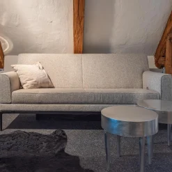 Jori 2-Sitzer-Sofas|Sofa Glove Pure Stoff Bembebis C0720 Grau Gestell Schwarz Lackiert