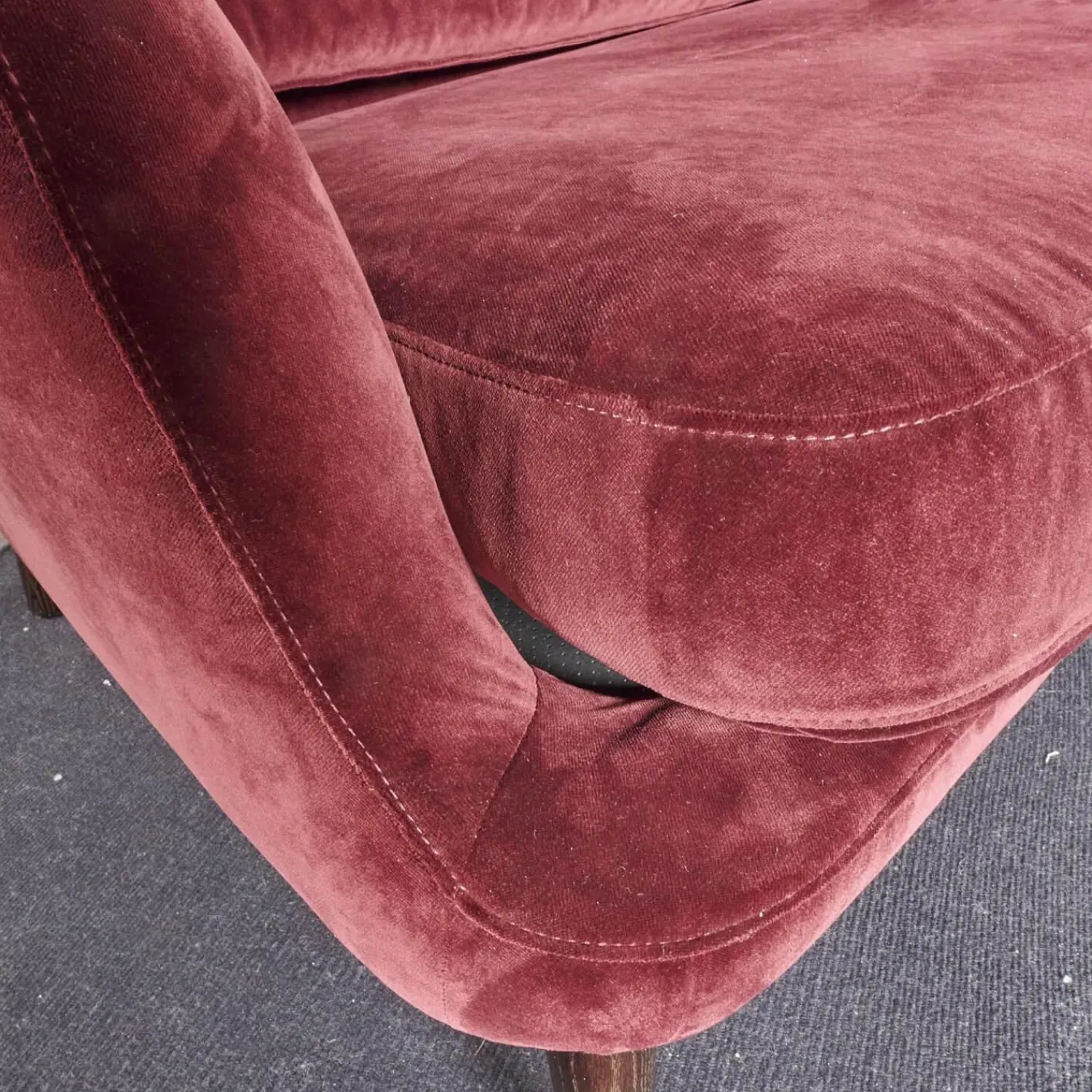 Bielefelder Werkstätten 2-Sitzer-Sofas|Sofa Grace Bezug Stoff City Velvet Reloaded CA7832 095 Rot Füße Holz Braun