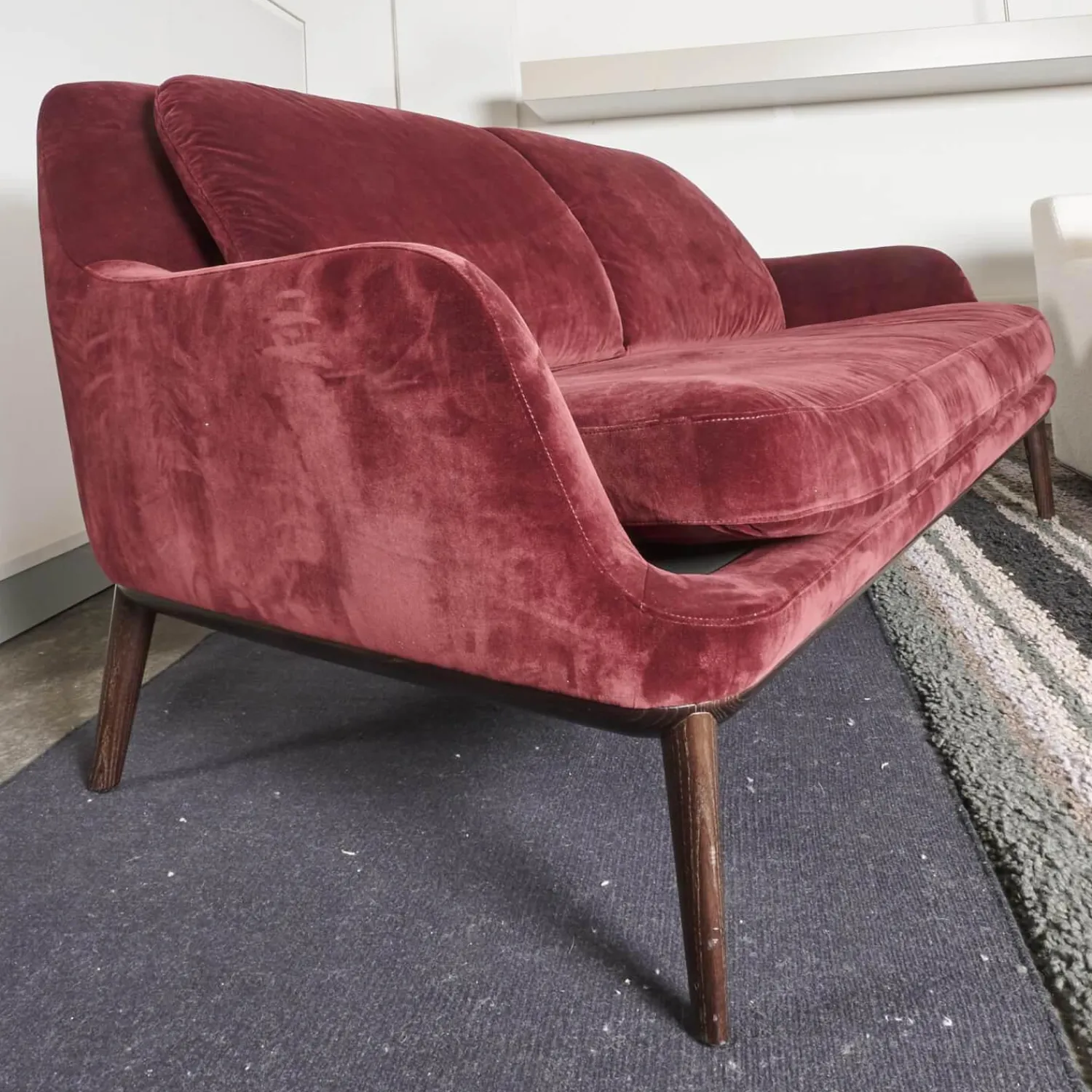 Bielefelder Werkstätten 2-Sitzer-Sofas|Sofa Grace Bezug Stoff City Velvet Reloaded CA7832 095 Rot Füße Holz Braun