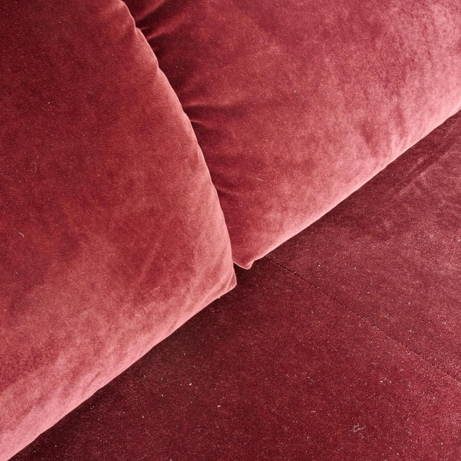 Bielefelder Werkstätten 2-Sitzer-Sofas|Sofa Grace Bezug Stoff City Velvet Reloaded CA7832 095 Rot Füße Holz Braun