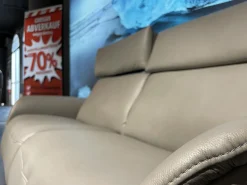 himolla 2-Sitzer-Sofas|Sofa Hans Leder 35 Mariposa Opal Beige Metallfuß Edelstahloptik 62 Silber