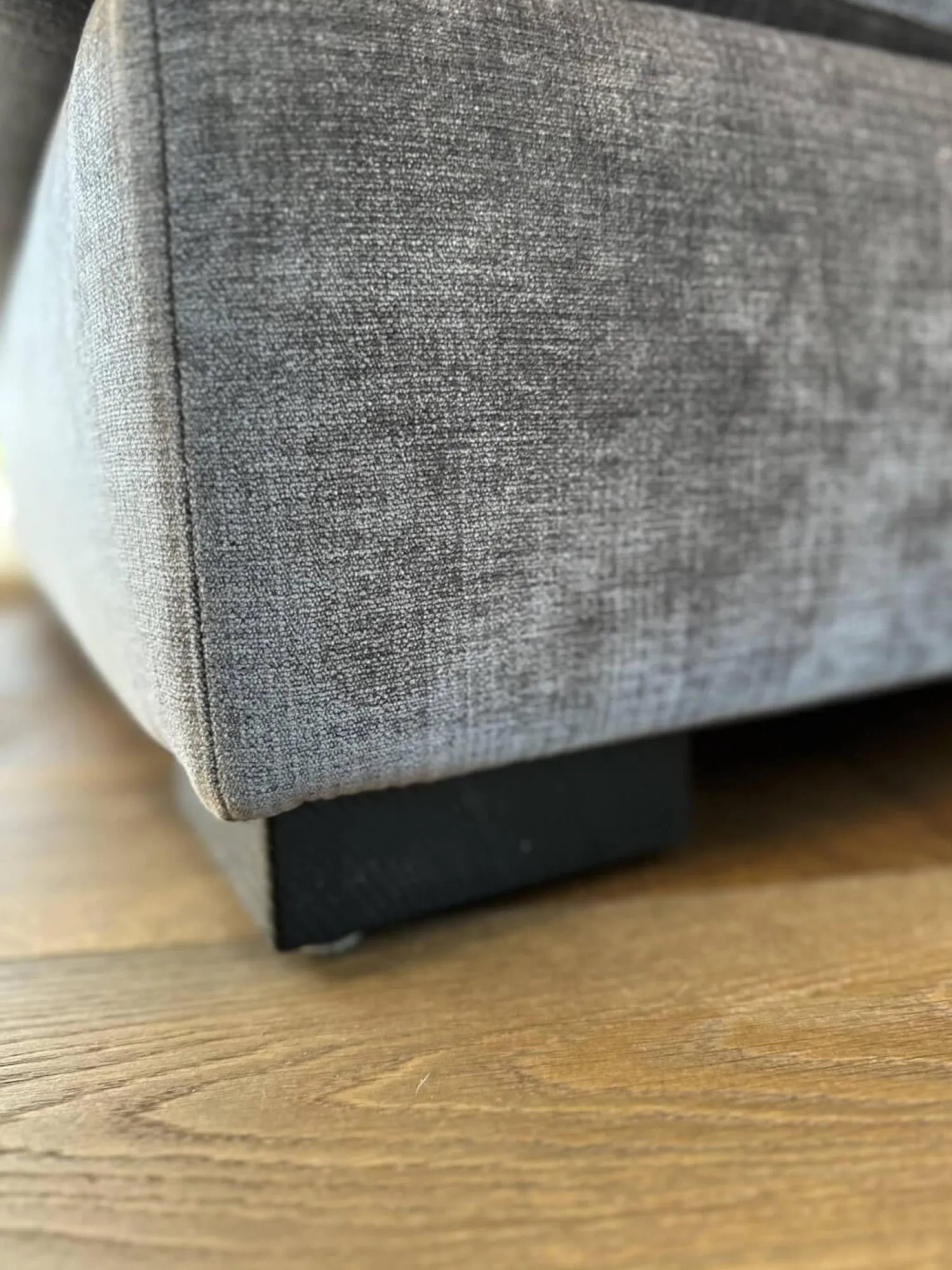 Bielefelder Werkstätten Ecksofas|Sofa Inspiration Stoff IP Fame IP1777 484 Grau Holzfuß Esche Schwarz Gebeizt