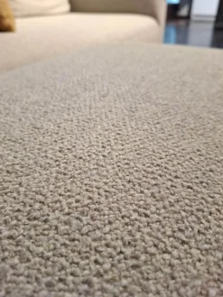 freistil Rolf Benz 2-Sitzer-Sofas|Sofa K SOB 160 202 Stoff 7463 Kieselgrau Grau Stahlkufe Tiefschwarz Mit Hocker Und Kissen