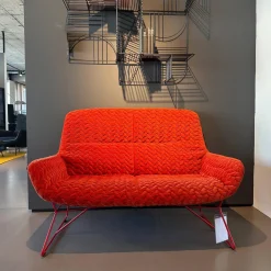 Freifrau Bänke|Sofa Leya Lounch Couch Stoff Velours Tresse Sunset 17229 6 Rot Orange Gestell RAL 3000 Feuerrot Rot