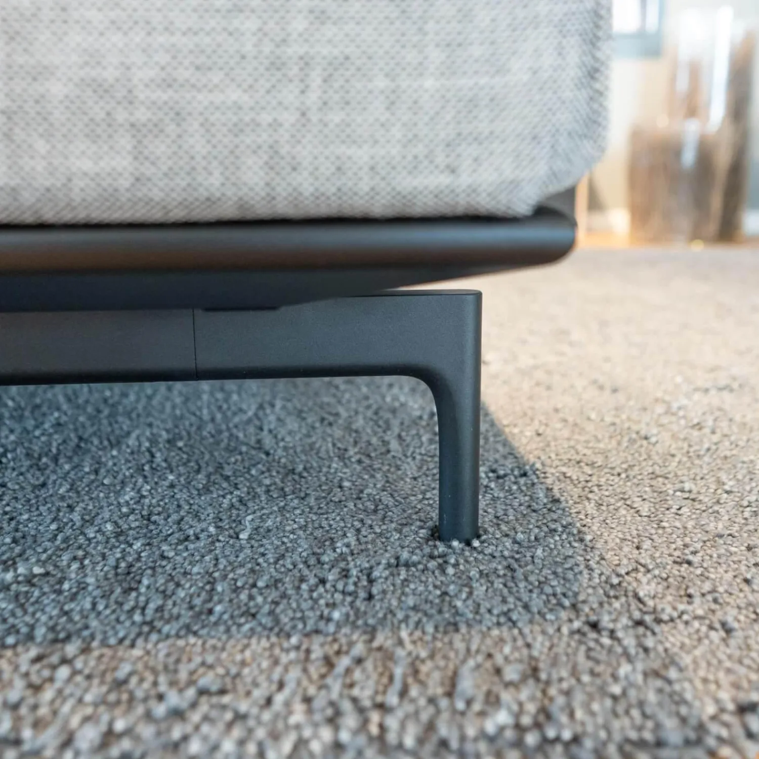 Rolf Benz 2-Sitzer-Sofas|Sofa Liv Stoff 18 100 Grau Gestell Verkehrsschwarz Mit Rückenkissen Ruk 535 84 Stoff Grau