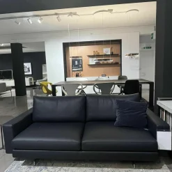 Weibelweibel 2-Sitzer-Sofas|Sofa Luis Leder Rancho Saphir Schwarz Flachstahlfuß Chromfarben Inklusive 2 Rückenkissen Ohne Dekokissen