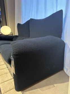 Cassina 3-Sitzer-Sofas|2-Sitzer-Sofas|Sofa Maralunga Maxi Stoff Look Notte Blau Füße Noce Canaletto